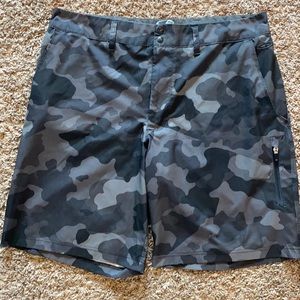 Champion c9 camo golf shorts